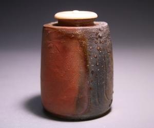 伊勢崎 満 作 「備前肩衝茶入」