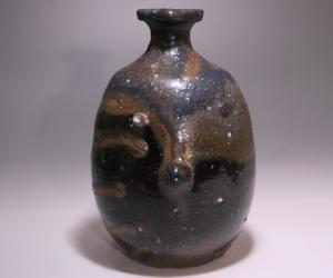 伊勢崎 淳 作 「備前黒徳利」