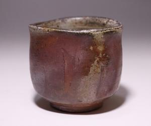 伊勢崎 満 作 「伊部ぐい呑」