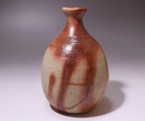 金重素山 作 「備前緋襷徳利」