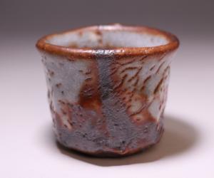 樋口雅之 作 「志野酒呑」