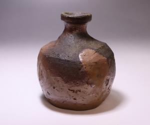 原田拾六 作 「備前徳利」