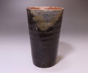 秋谷昌央 作 「黒ビアマグ」