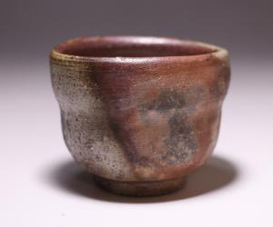 伊勢崎 満 作 「伊部ぐい呑」