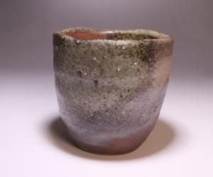 大澤恒夫 作 「備前焼酎杯」