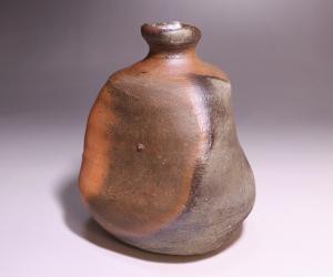 中村和樹 作 「備前三角徳利」