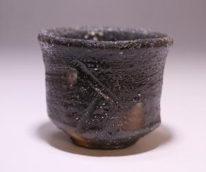 高力芳照 作 「備前酒呑」