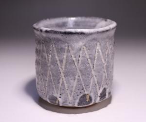 越智富雄 作 「鼠志野湯呑」