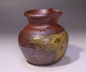 相賀真志郎 作 「備前雀口小壺」