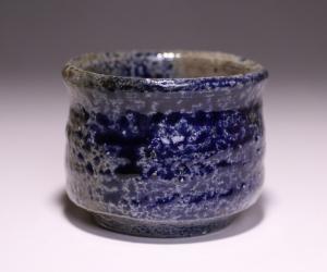 高力芳照 作 「備前引出黒酒呑」