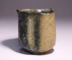 伊勢崎 淳 作 「備前引出黒酒呑」