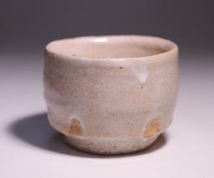 金重有邦 作 「唐津土灰釉ぐい呑」