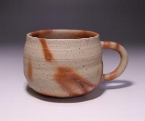 高力芳照 作 「火襷マグカップ」