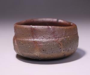 高力芳照 作 「備前火襷巨大化酒呑」
