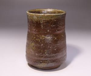 金重 愫 作 「備前湯呑」