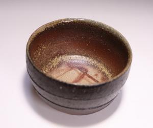 秋谷昌央 作 「黒碗」
