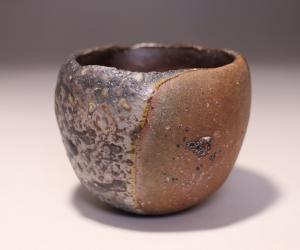 伊勢崎晃一朗 作 「備前窯変酒呑」