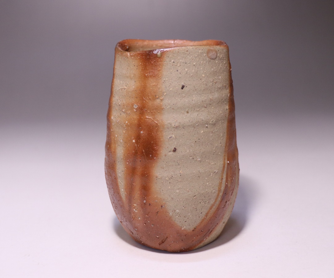 備前焼　緋襷ぐい呑　作家作品お値下げです。 備前焼 緋襷ぐい呑 作家作品お値下げです。 美術品